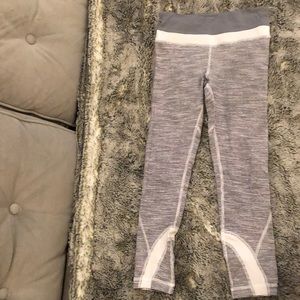 White capri leggings